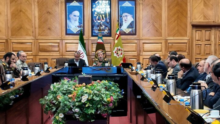 ارتقای مولفههای قدرت دفاعی را به طور مستمر دنبال میکنیم