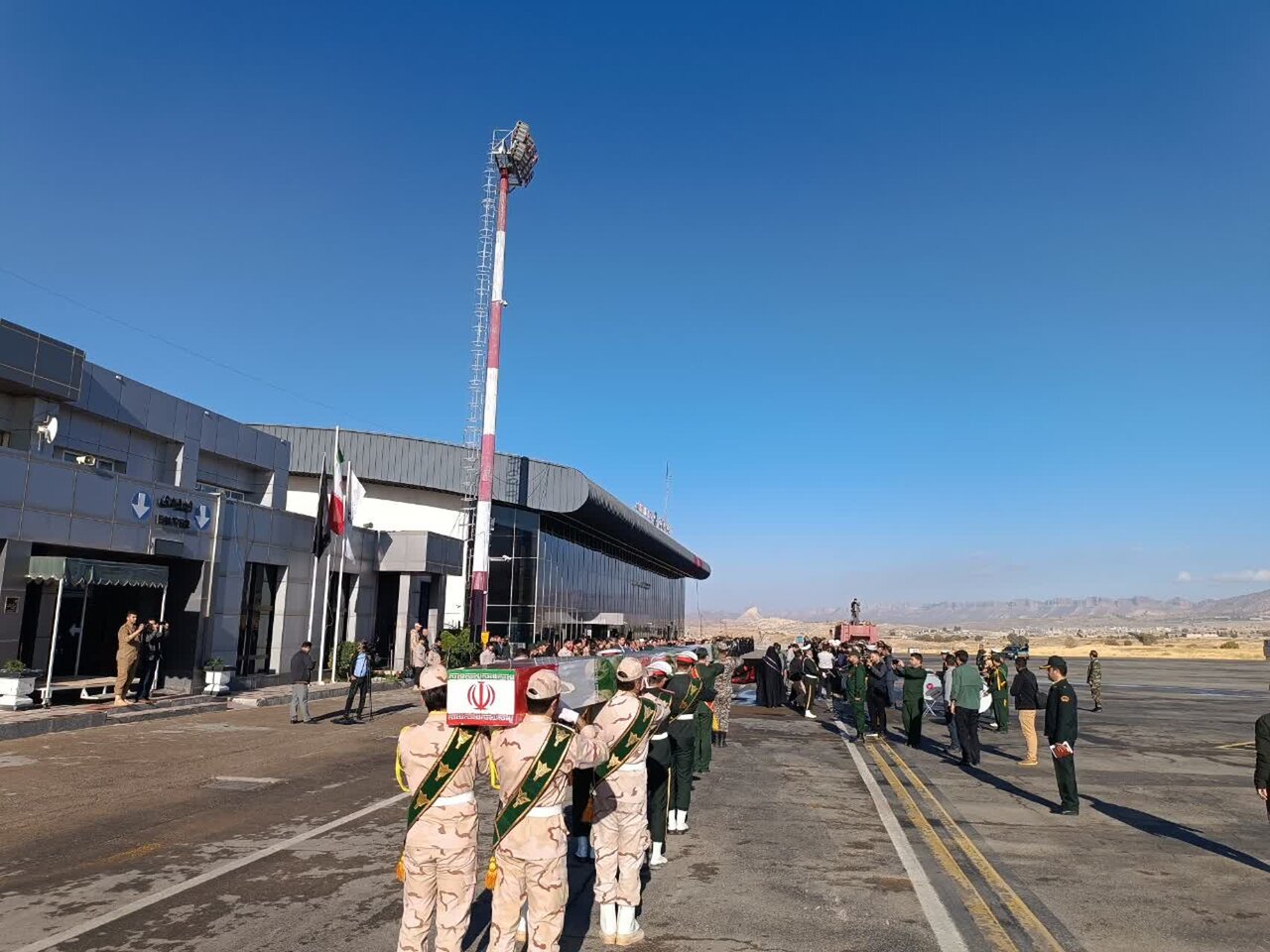 ورود پیکر مطهر ۴ شهید دوران دفاع مقدس به ایلام
