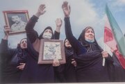 نمایش ۱۱۰ عکس از تشییع شهدای گمنام در نمایشگاه «بر شانه‌های اشک»