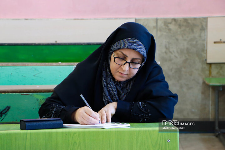 بازتجربه یک روز تحصیل والدین در مدرسه