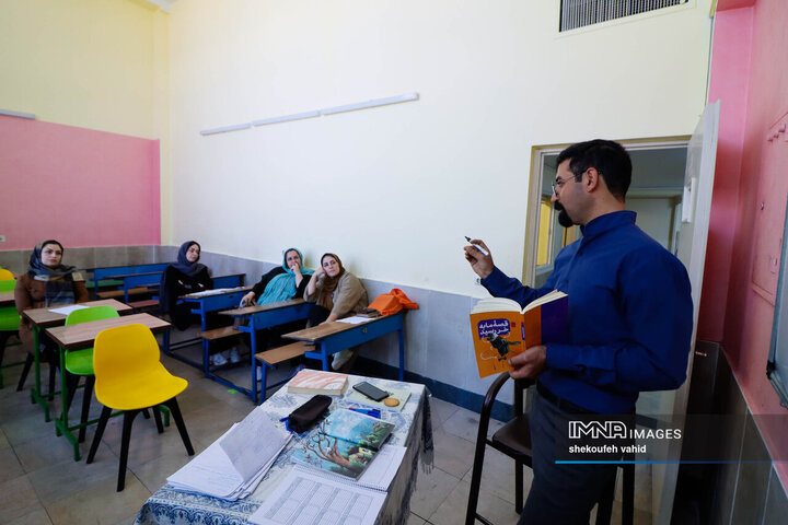 بازتجربه یک روز تحصیل والدین در مدرسه