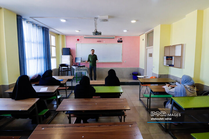 بازتجربه یک روز تحصیل والدین در مدرسه