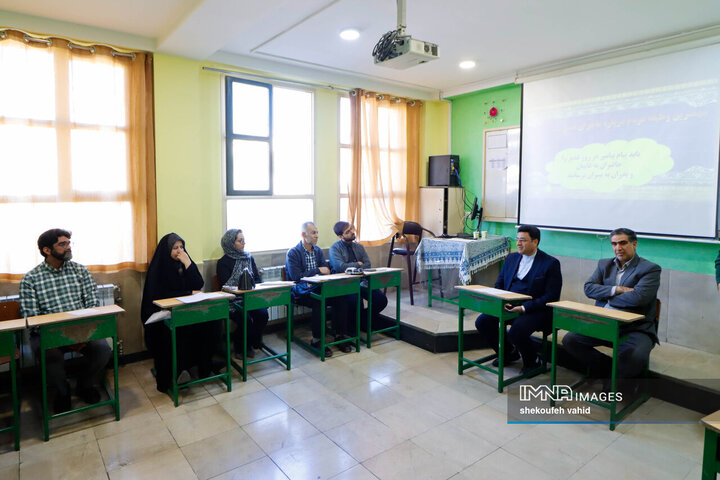 بازتجربه یک روز تحصیل والدین در مدرسه