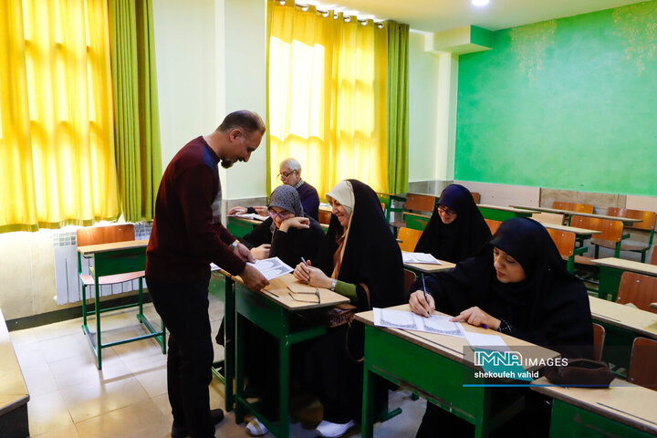 بازتجربه یک روز تحصیل والدین در مدرسه