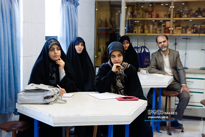 بازتجربه یک روز تحصیل والدین در مدرسه