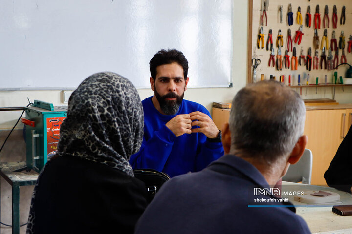 بازتجربه یک روز تحصیل والدین در مدرسه