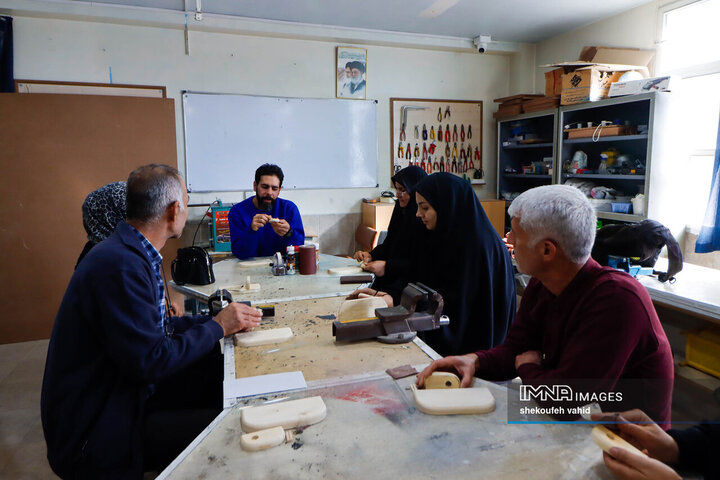 بازتجربه یک روز تحصیل والدین در مدرسه