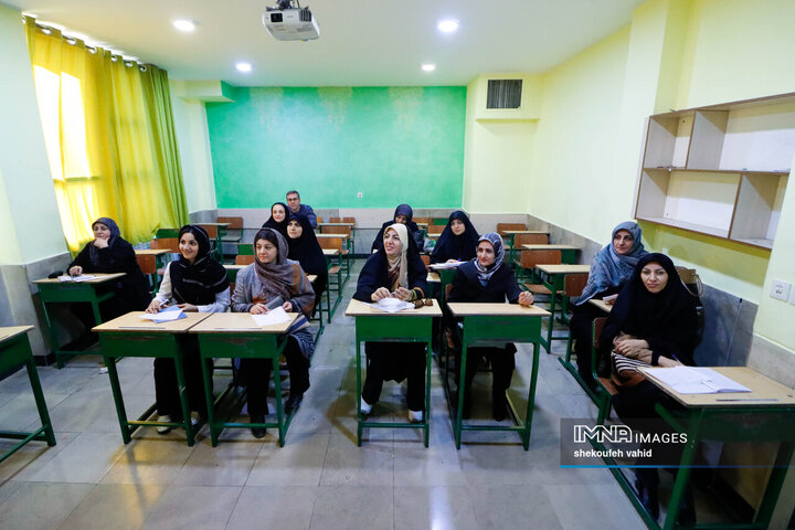 بازتجربه یک روز تحصیل والدین در مدرسه