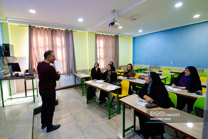 بازتجربه یک روز تحصیل والدین در مدرسه