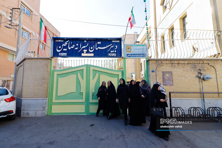 بازتجربه یک روز تحصیل والدین در مدرسه