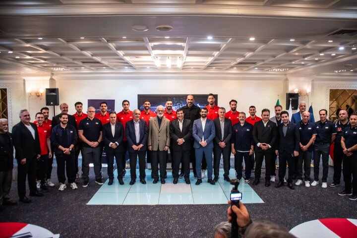 تأکید وزیر ورزش و جوانان بر استفاده از دانش روز و هوش مصنوعی در رشته‌های ورزشی