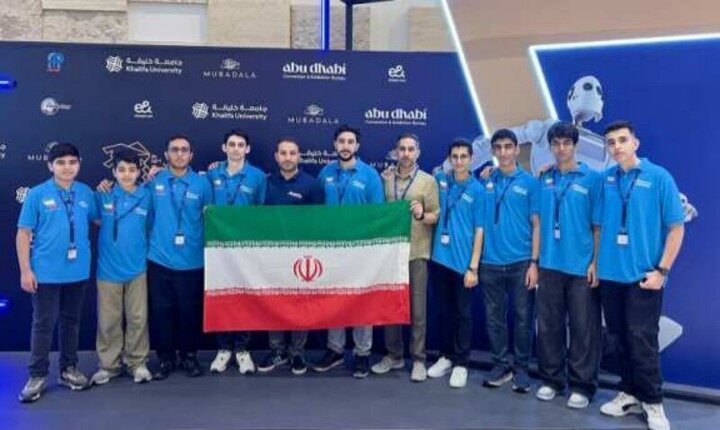 قهرمانی دانش‌آموزان ایرانی در روبوکاپ جلوه‌ اقتدار علمی و شکوفایی استعداد آینده‌سازان است
