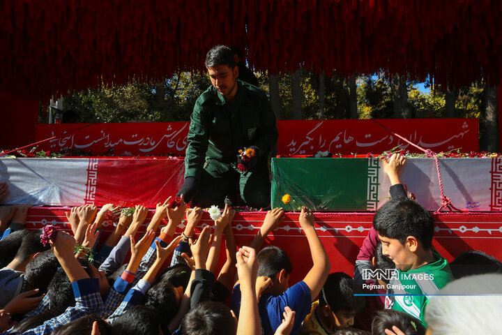 کاروان اهالی بهشت در نجف‌آباد، زرین‌شهر، تیران و کرون