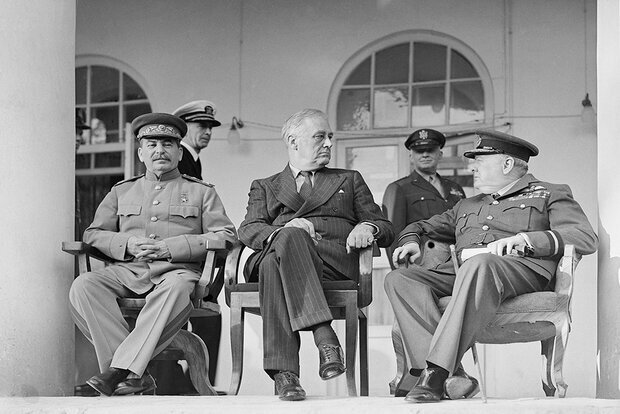 وقتی غرب آتش میریزد؛ پاسخ دستگاه دیپلماسی ایران چیست؟