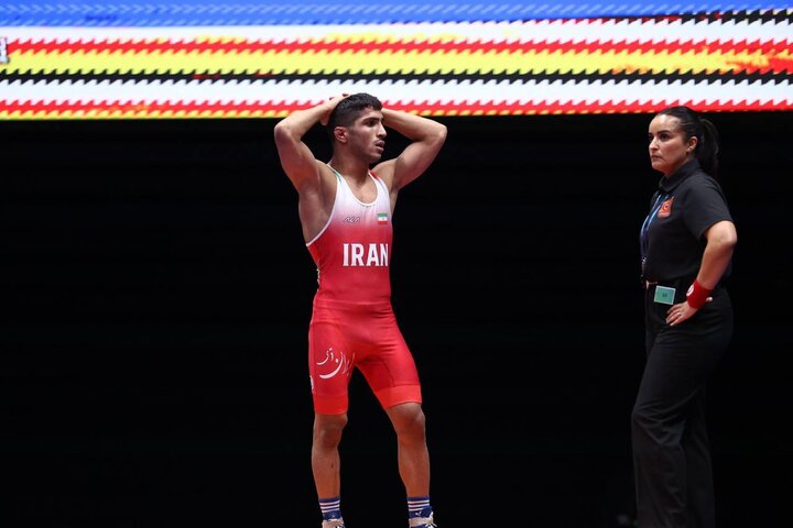 علی مومنی مغلوب شد