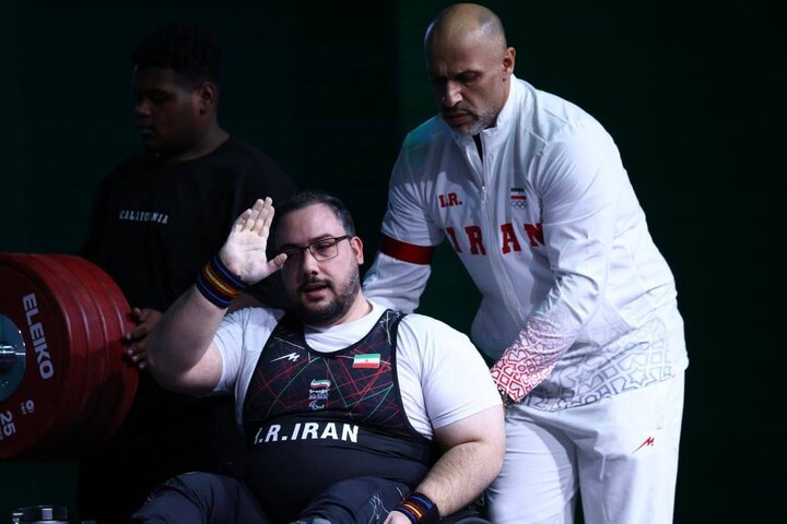 طلای پاراوزنه‌برداری برای روح‌الله رستمی