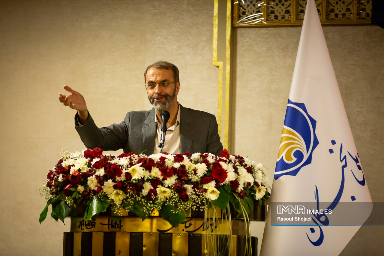 مهدی گلشنی کیست؟