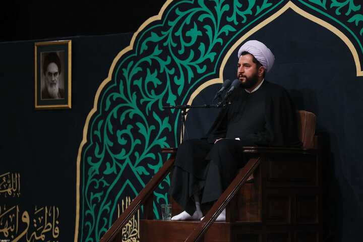 مراسم عزاداری ایام شهادت حضرت زهرا(س) با حضور رهبر انقلاب