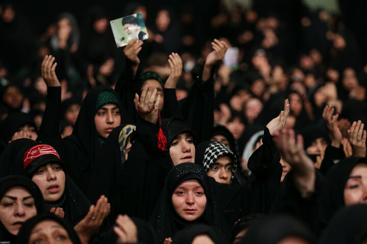 مراسم عزاداری ایام شهادت حضرت زهرا(س) با حضور رهبر انقلاب