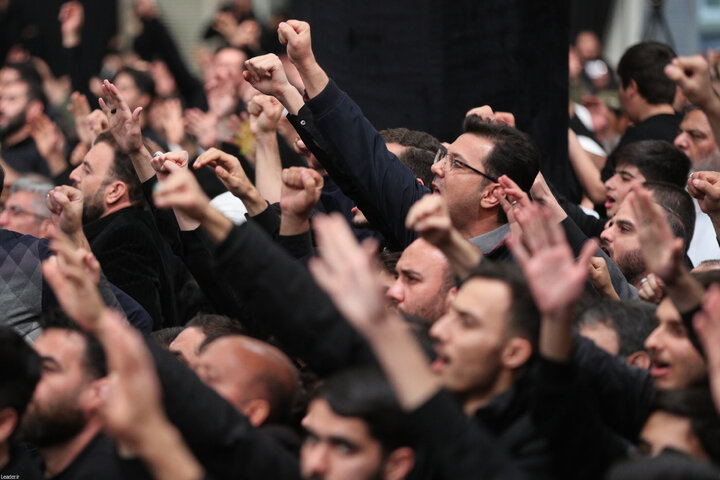 مراسم عزاداری ایام شهادت حضرت زهرا(س) با حضور رهبر انقلاب