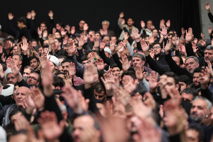 مراسم عزاداری ایام شهادت حضرت زهرا(س) با حضور رهبر انقلاب