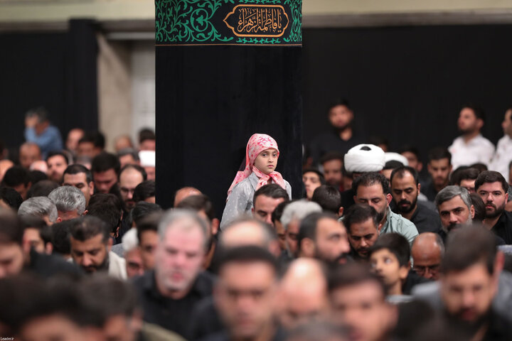 مراسم عزاداری ایام شهادت حضرت زهرا(س) با حضور رهبر انقلاب