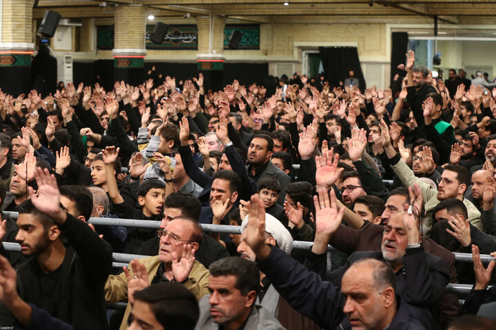 مراسم عزاداری ایام شهادت حضرت زهرا(س) با حضور رهبر انقلاب