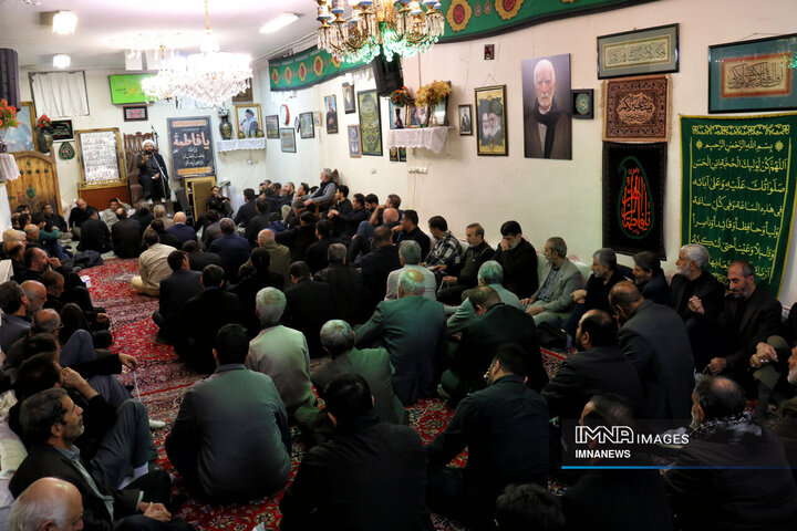 نیم قرن هم نوایی با داغ فاطمی ; حسینیه حضرت زهرا (س)کرمانشاه