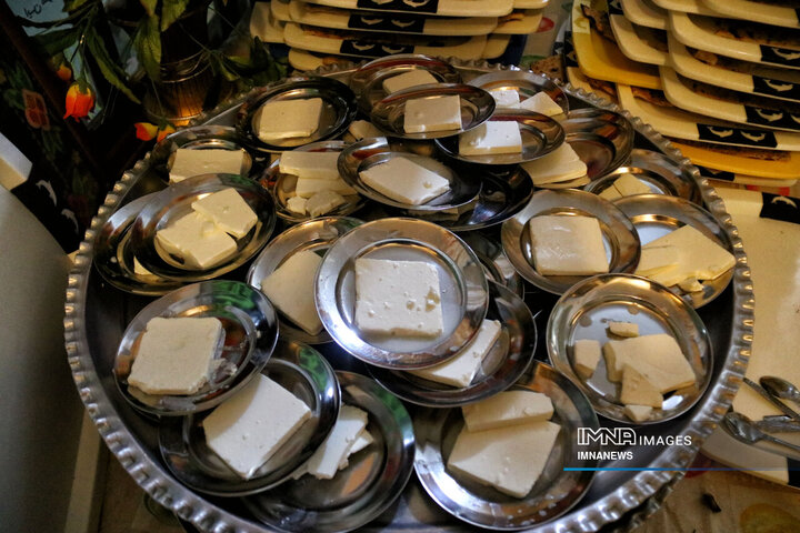 نیم قرن هم نوایی با داغ فاطمی ; حسینیه حضرت زهرا (س)کرمانشاه