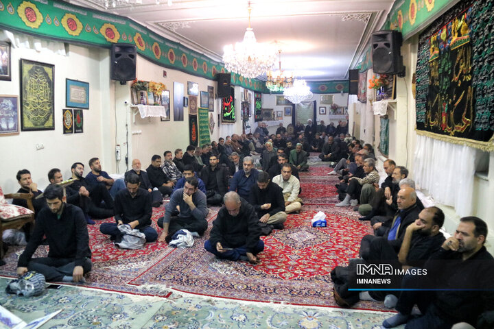 نیم قرن هم نوایی با داغ فاطمی ; حسینیه حضرت زهرا (س)کرمانشاه