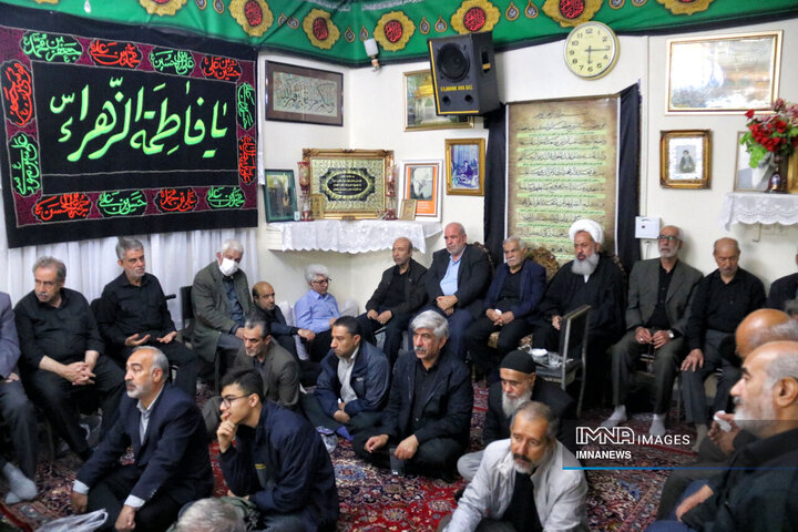 نیم قرن هم نوایی با داغ فاطمی ; حسینیه حضرت زهرا (س)کرمانشاه