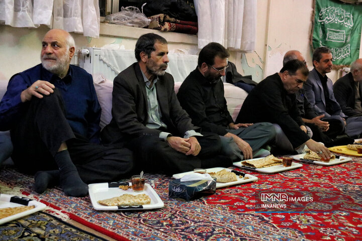 نیم قرن هم نوایی با داغ فاطمی ; حسینیه حضرت زهرا (س)کرمانشاه