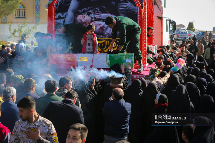 کاروان اهالی بهشت در تودشک، کوهپایه، ورزنه و هرند