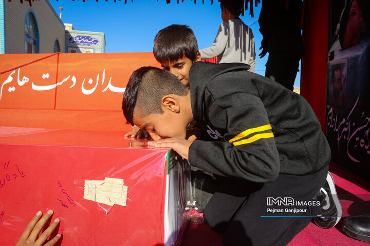 کاروان اهالی بهشت در تودشک، کوهپایه، ورزنه و هرند