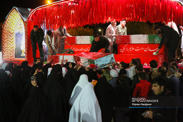 کاروان اهالی بهشت در تودشک، کوهپایه، ورزنه و هرند