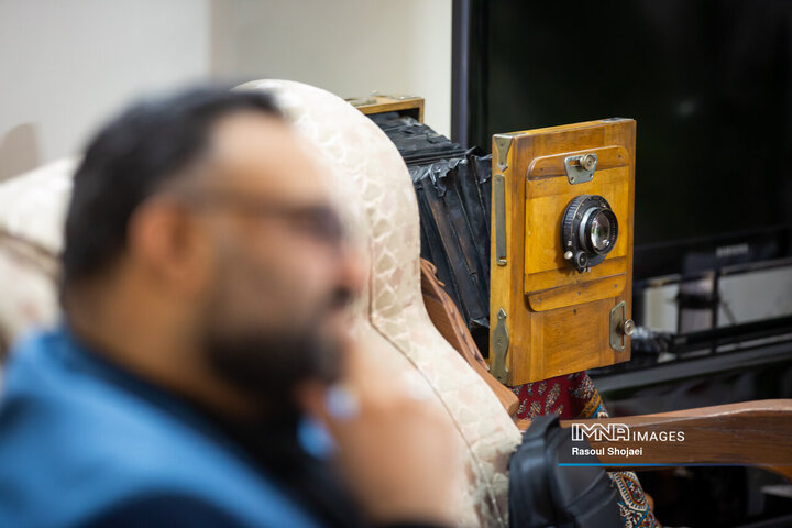 دیدار شهردار اصفهان با پیشکسوت عکاسی