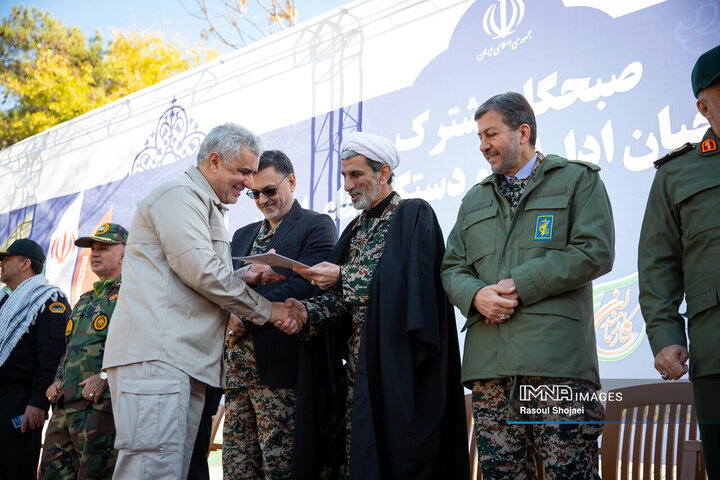 گردهمائی بسیجیان ادارات استان اصفهان