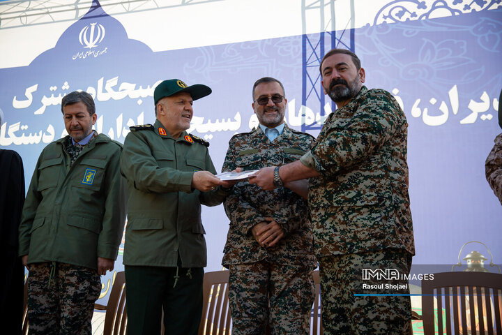 گردهمائی بسیجیان ادارات استان اصفهان