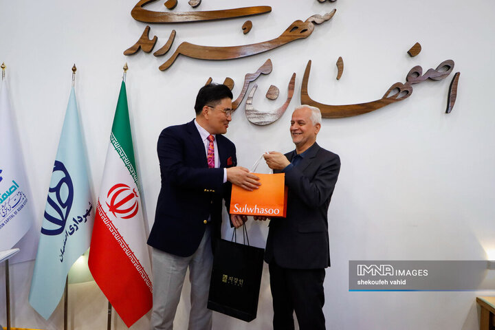 دیدار شهردار اصفهان و سفیر کره جنوبی در ایران