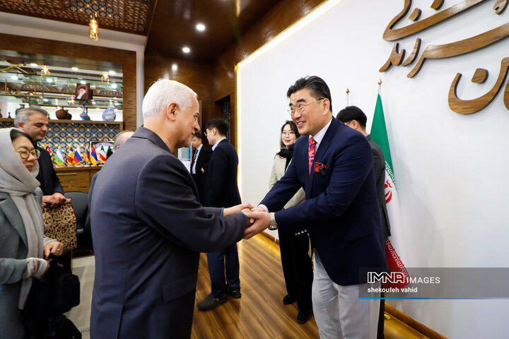 دیدار شهردار اصفهان و سفیر کره جنوبی در ایران