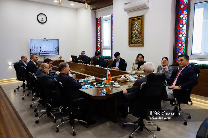 دیدار شهردار اصفهان و سفیر کره جنوبی در ایران