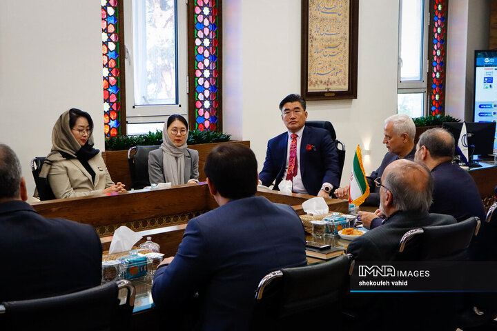 دیدار شهردار اصفهان و سفیر کره جنوبی در ایران