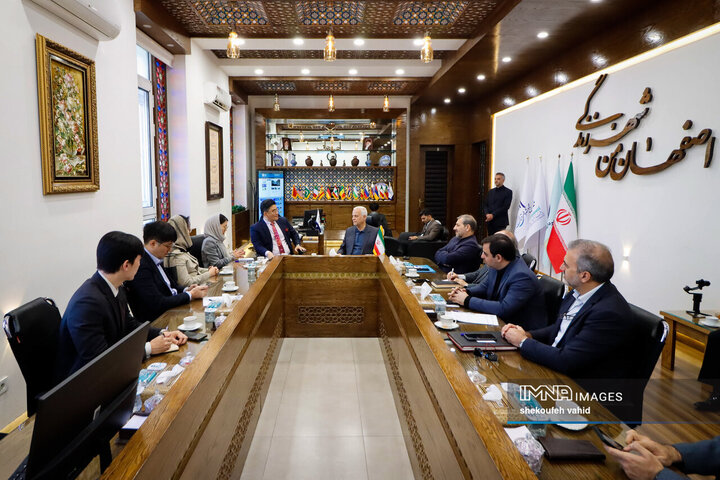 دیدار شهردار اصفهان و سفیر کره جنوبی در ایران