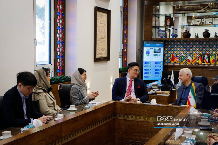 دیدار شهردار اصفهان و سفیر کره جنوبی در ایران