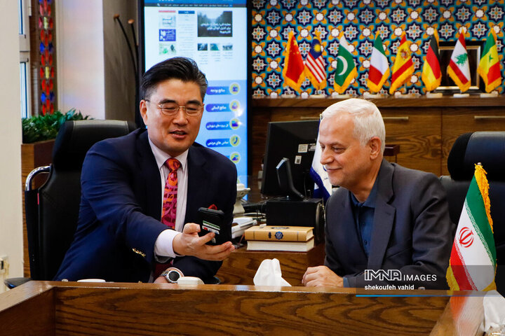 دیدار شهردار اصفهان و سفیر کره جنوبی در ایران