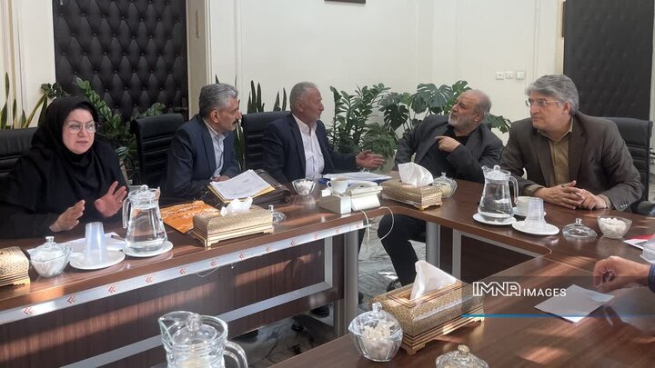 رسیدگی به ۱۰ پرونده مردمی در جلسه کمیته نظارتی منطقه ۲ اصفهان