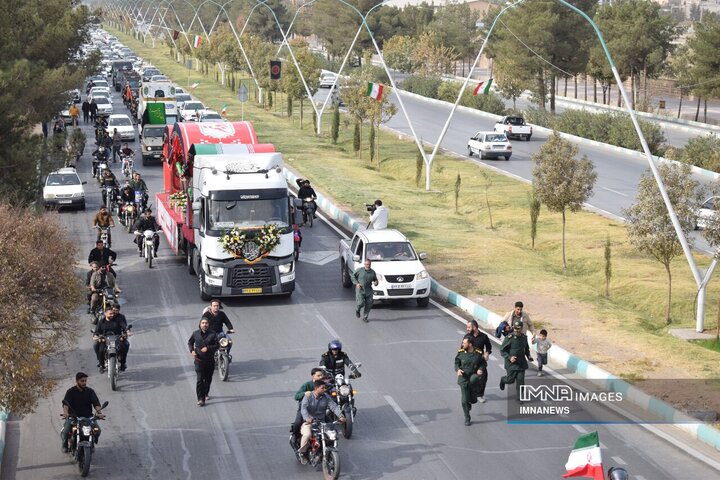 وداع عاشقانه مردم کرمان با یاران گمنام حاج قاسم