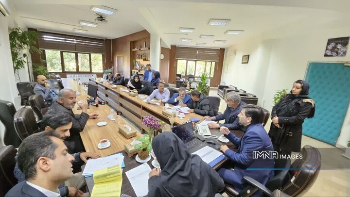 مشکلات ۲۱ شهروند منطقه ۱۰ اصفهان در کمیته نظارتی شورای شهر بررسی شد