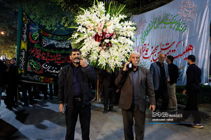 قافله عزادارای حضرت فاطمه زهرا(س) در گذر فرهنگی چهارباغ