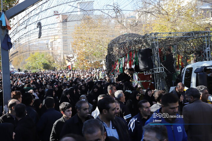 تشییع ۳ شهید گمنام در سنندج